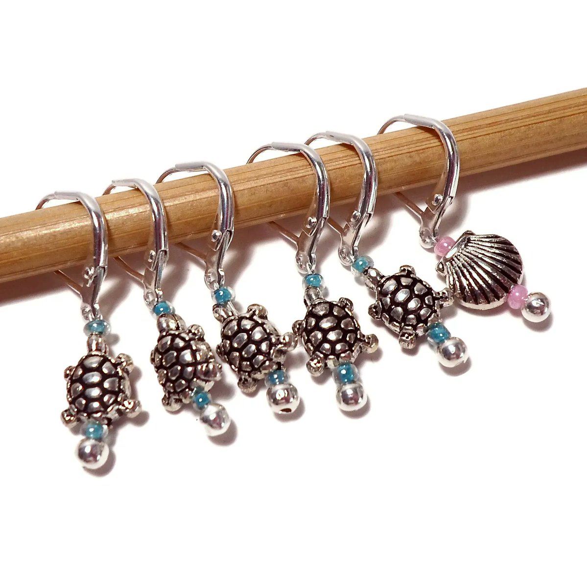 These precious #turtles can make your #knitting and #crochet projects more fun! amazon.com/dp/B0B2N4M1J9
#locking #removable #handmade #TJBdesigns #SALE