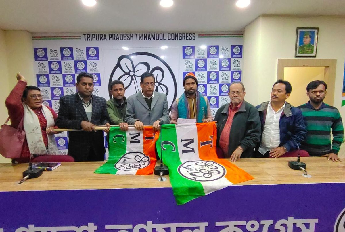 AITC4Tripura's tweet photo. আজ আমাদের নেতা নরেন্দ্র রিয়াং এবং রোশন আলির নেতৃত্বে সেবা দলের প্রাক্তন সভাপতি রিপন দত্ত যোগদান করলেন ১২৫টি পরিবার-সহ।

যোগদানসভায় উপস্থিত ছিলেন রাজ্য সভাপতি @sradvbiswas, পান্না দেব, রাজেশ দেব, শিবপ্রসাদ চৌধুরী-সহ অন্যান্য নেতৃবৃন্দরা।

সকল নতুন যোগদানকারীদের স্বাগত। https://t.co/CzMZ719Y43
