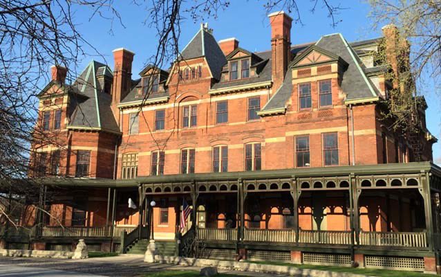 chicagosamir's tweet photo. Many investments already present or coming… @cta Red Line extension, new @culvers, 2 new hotels Florence & Hampton Inn (just won a #ChicagoRecoveryPlan grant), extensive renovation of Old Fashioned Donuts, new Pullman artist lofts, new @gothamgreens facility…list is long! https://t.co/vrXlDM0FHi