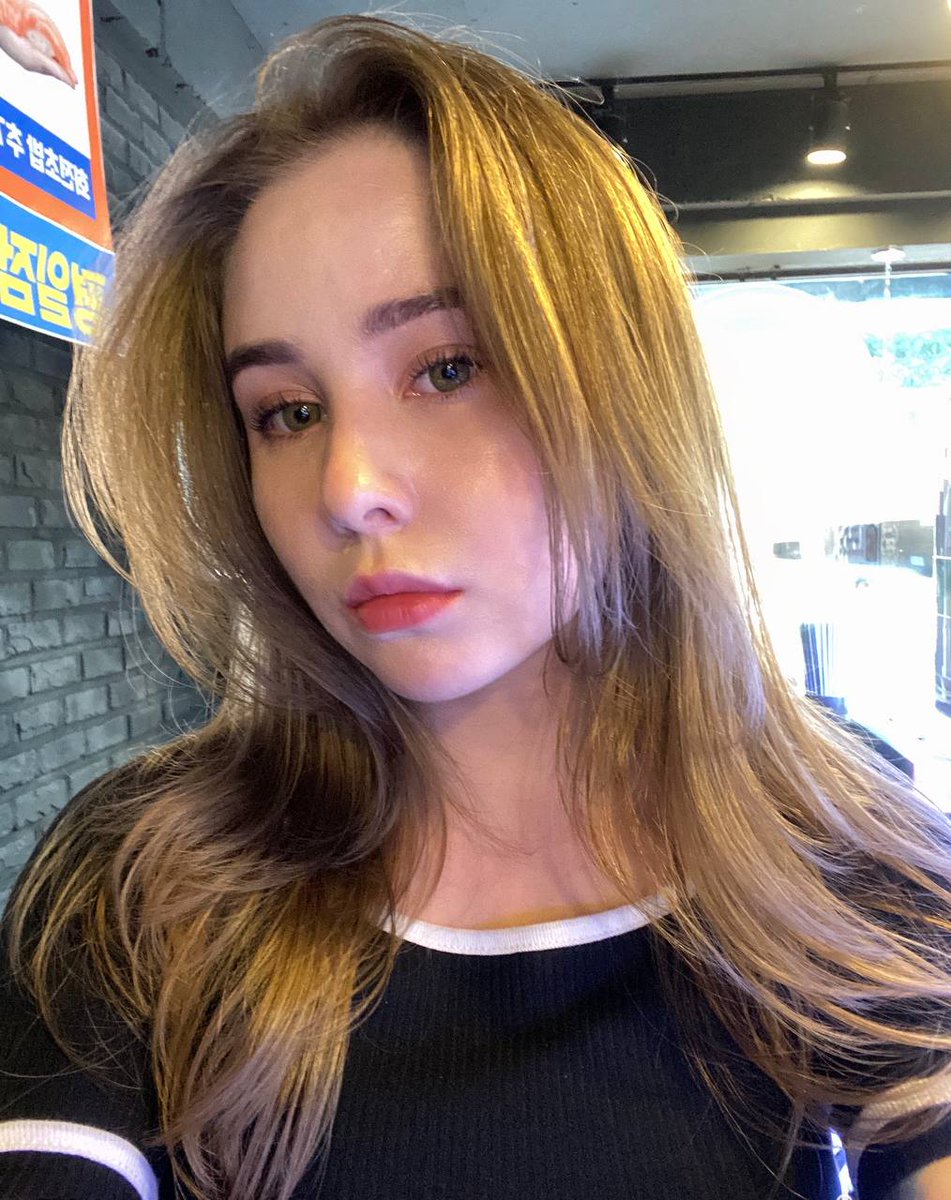 Ada89322436's tweet image. The sun shines through your curtains, when you open your eyes and receive a message from me to you, bringing you a gentle blessing, may it bring happiness and luck every minute of every day!