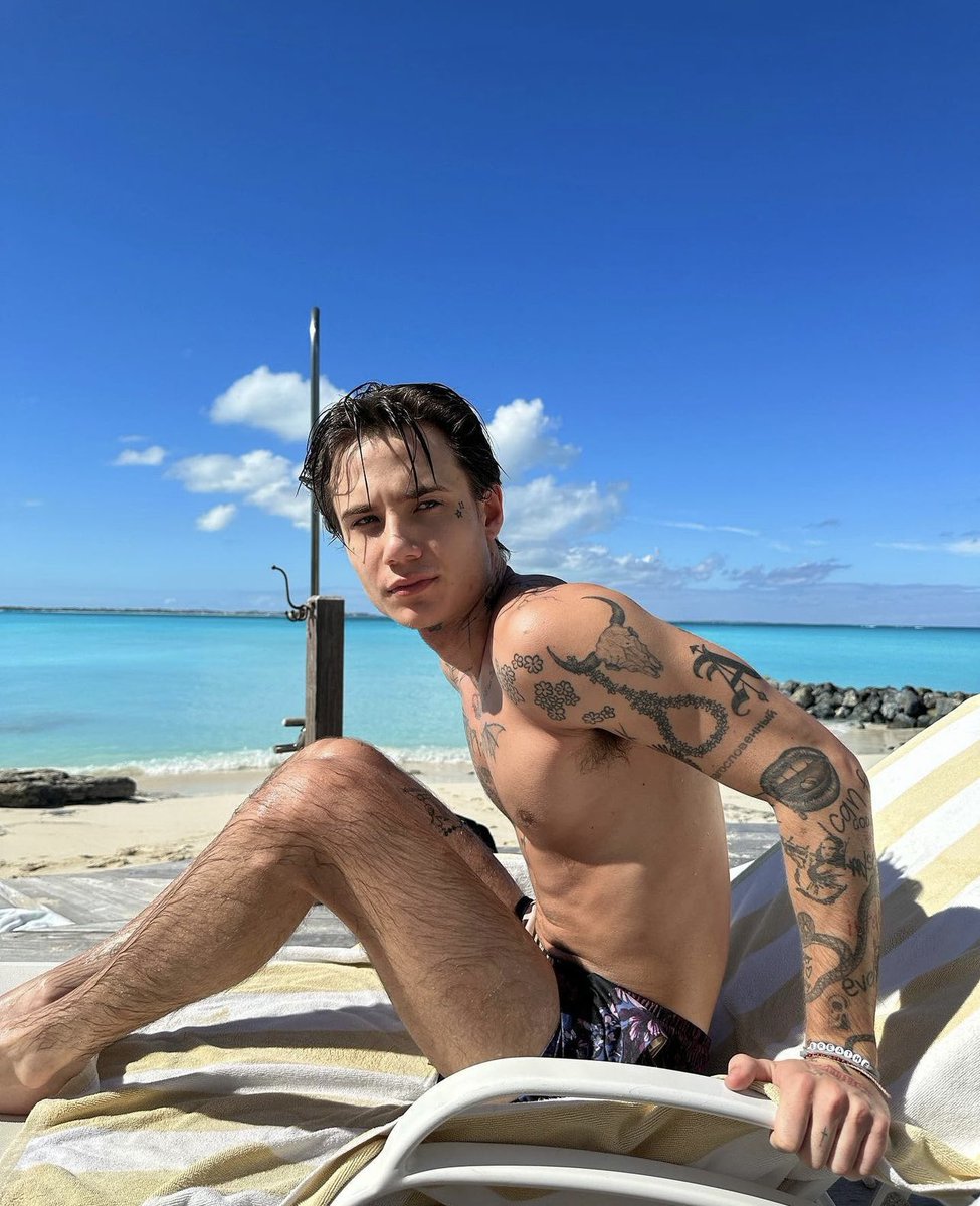 JadenHossler's tweet image. if only you saw my view