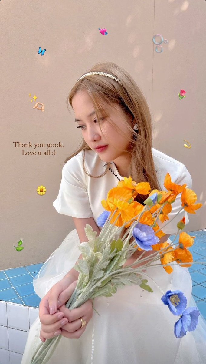 Shy_eyesss's tweet photo. ขอให้พี่ฟรีนมีความสุขในทุกการเติบโตนะคะ ขอให้ทุกวันเป็นที่วันแสนดี แสนน่ารัก เป็นดอกไม้ที่บานแฉ่งในใจของคนทั้งโลกเลยนะ จะรักและอยู่ข้างๆคุณแบบนี้ไปเรื่อยๆเลยน๊า💘🦋🌷#900KWalkWithFreen https://t.co/ChEzjUeF4C