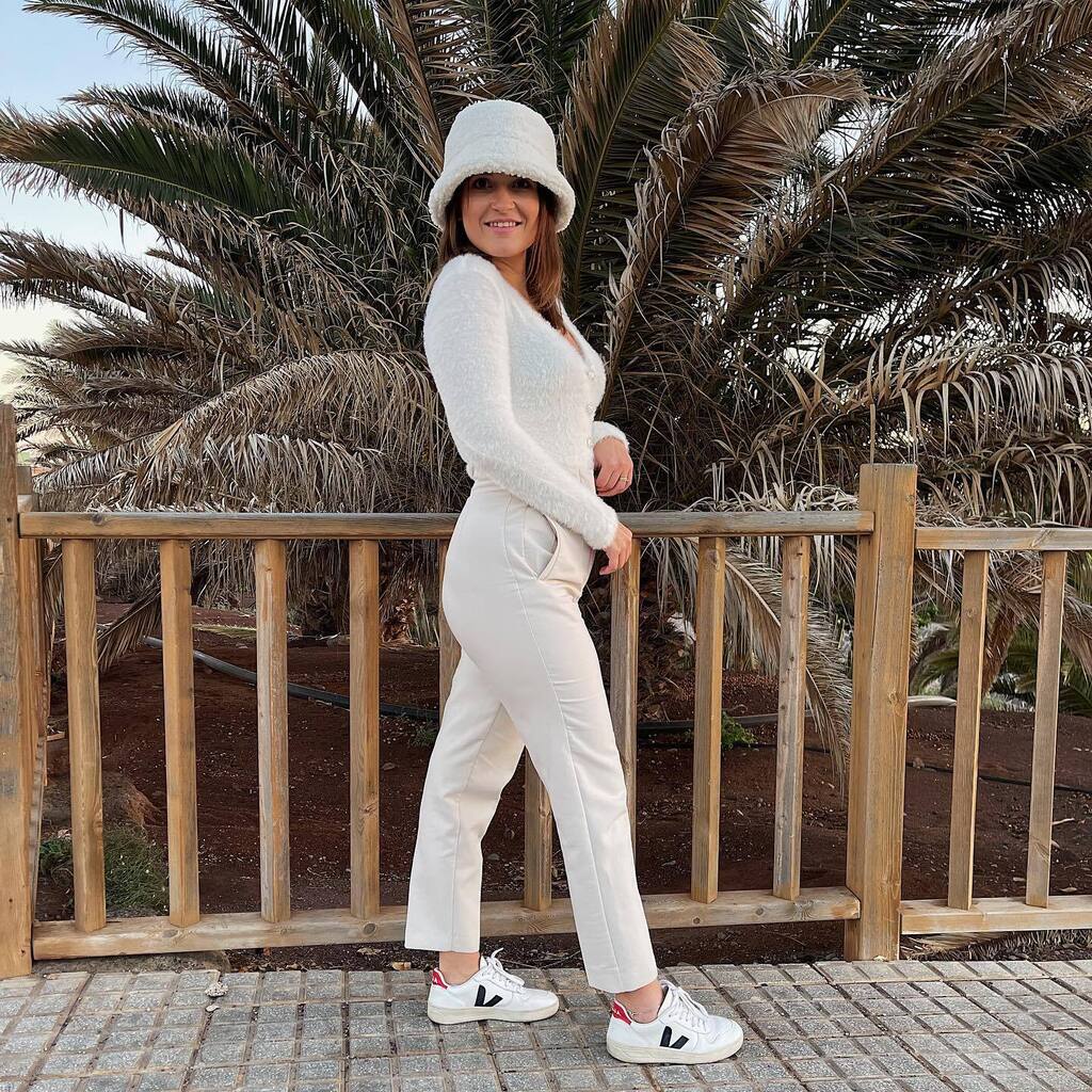 lorenamejiasz's tweet photo. Se nota ya un poco de frío extraño 🥶 por la isla, ¿o son cosas mías?🤣🤣 

#fashion #fashionstyle #lookdeldia #outfitinspo #outfits #outfitoftheday #ootdfashion #ootd #grancanaria #laspalmas #islascanarias #canarias #lookoftheday #looks #outfit #laspal… https://t.co/4pMKKQsCr4 https://t.co/npNykwSyQK