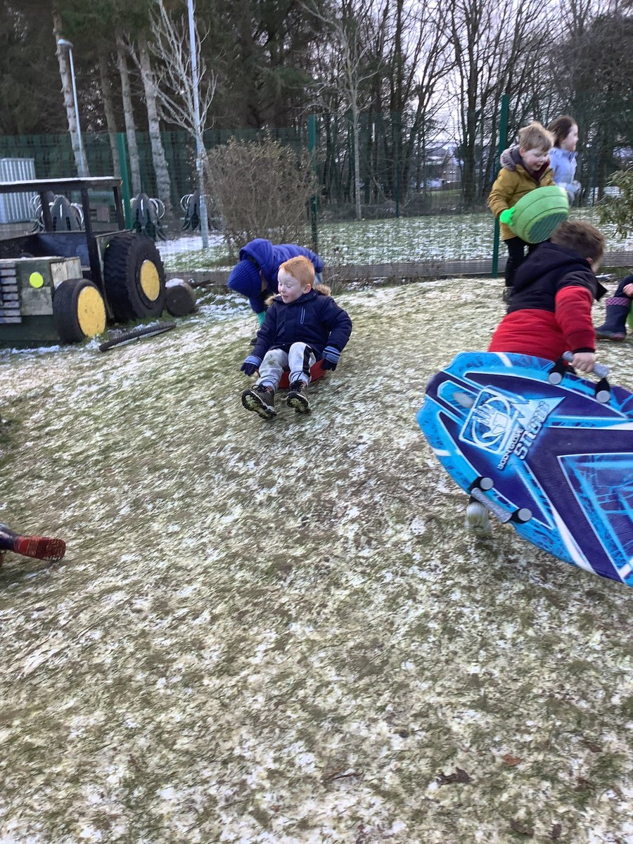 Cuiken_Primary's tweet photo. Nursery Learners discovered makeshift sledges, taking turns and helping each other up and down the hill #minus3=+fun https://t.co/yYsCI8Gcqt