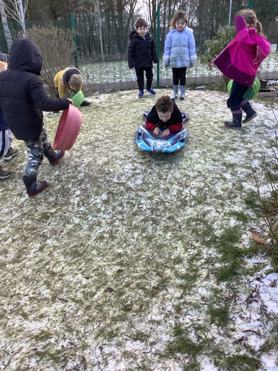 Cuiken_Primary's tweet photo. Nursery Learners discovered makeshift sledges, taking turns and helping each other up and down the hill #minus3=+fun https://t.co/yYsCI8Gcqt