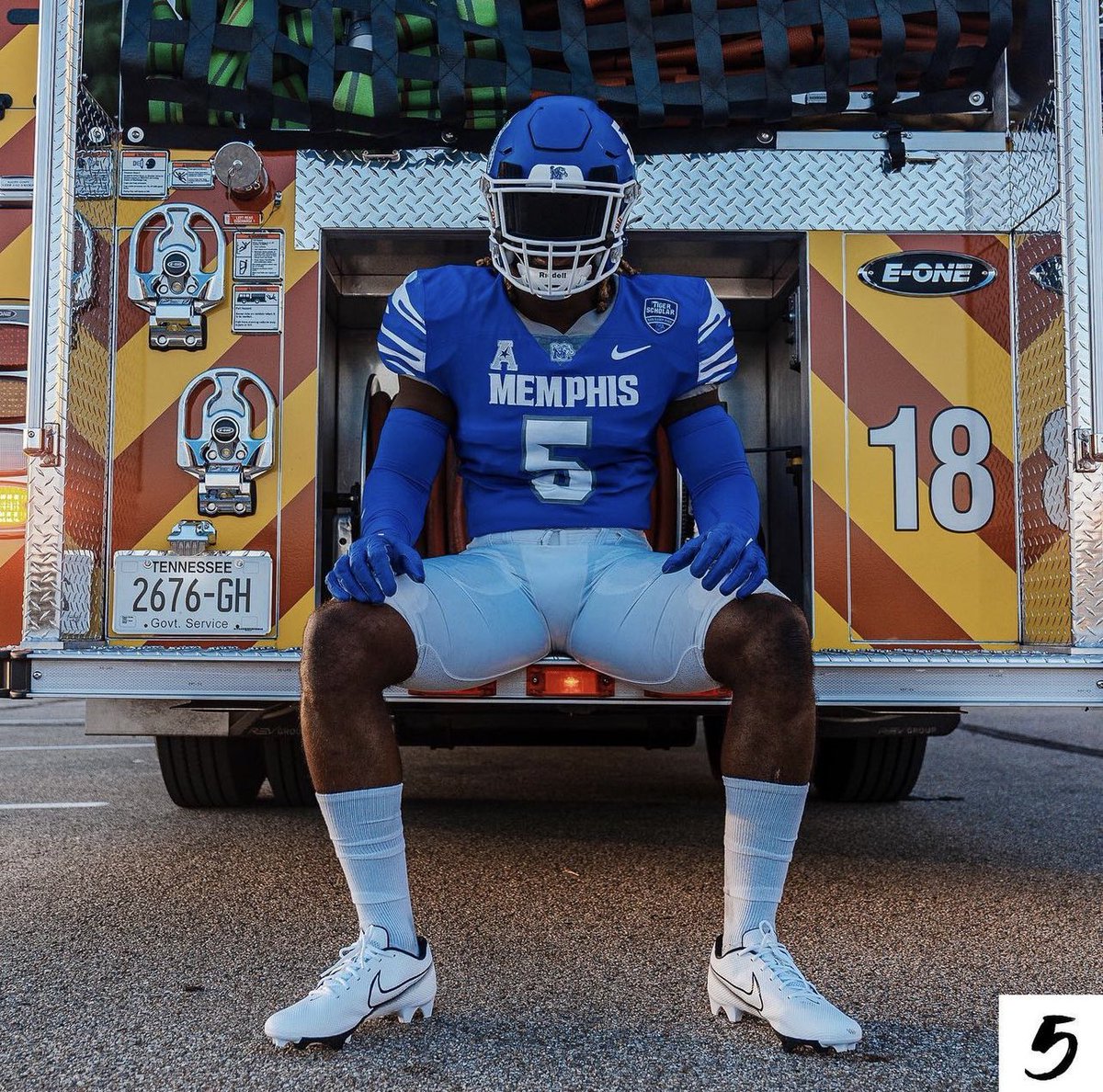JamariPayne7's tweet photo. AGTG✝️Extremely Blessed To Earn An Offer from The University Of Memphis!!!💙🐅@Coach_KPope @pokafootball @PokaAthletics @LoachapokaAD @coachnewton7 @_tyreicm @MemphisFB https://t.co/kOUYPzV4aZ