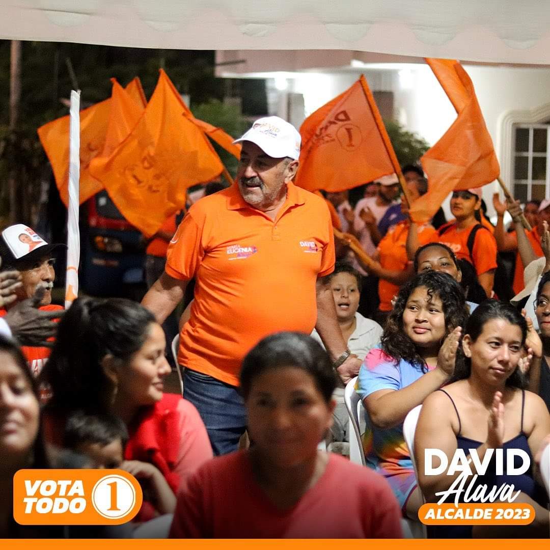 DonDavidAlava's tweet photo. Gracias barrio #SanPablo por su invitación, siempre es bueno conversar y coordinar acciones de trabajo con nuestros moradores 🤝🗣️

Tengan plena confianza de que todos los requerimientos de La Concordia serán atendidos 💪🤜🤛🧡☝️
#DavidAlavaAlcalde2023
#LaConcordia
#Todo1 https://t.co/Uw4EWCEfin