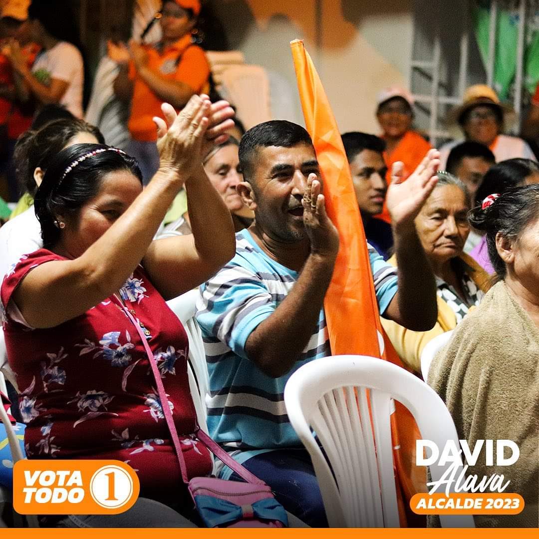 DonDavidAlava's tweet photo. Gracias barrio #SanPablo por su invitación, siempre es bueno conversar y coordinar acciones de trabajo con nuestros moradores 🤝🗣️

Tengan plena confianza de que todos los requerimientos de La Concordia serán atendidos 💪🤜🤛🧡☝️
#DavidAlavaAlcalde2023
#LaConcordia
#Todo1 https://t.co/Uw4EWCEfin