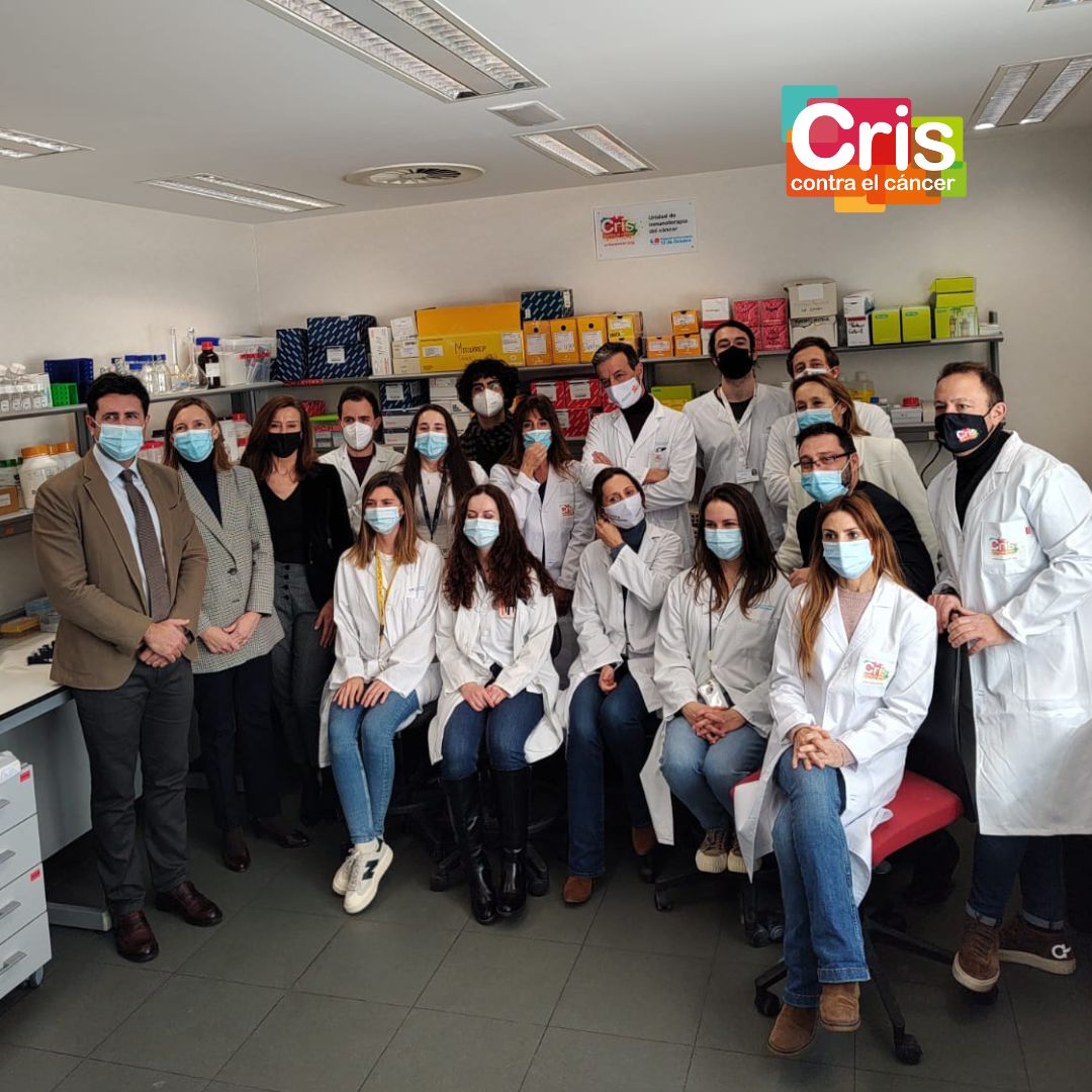 criscancer's tweet photo. Hoy @AndbankES ha visitado la Unidad CRIS de Inmuno-Oncología del 12 de Octubre, financiada por CRIS contra el cáncer con apoyo de Andbank,  para conocer el trabajo del equipo del Dr. Luis Álvarez-Vallina, que lleva años generando importantes avances en terapias celulares https://t.co/UgvepiDGOV