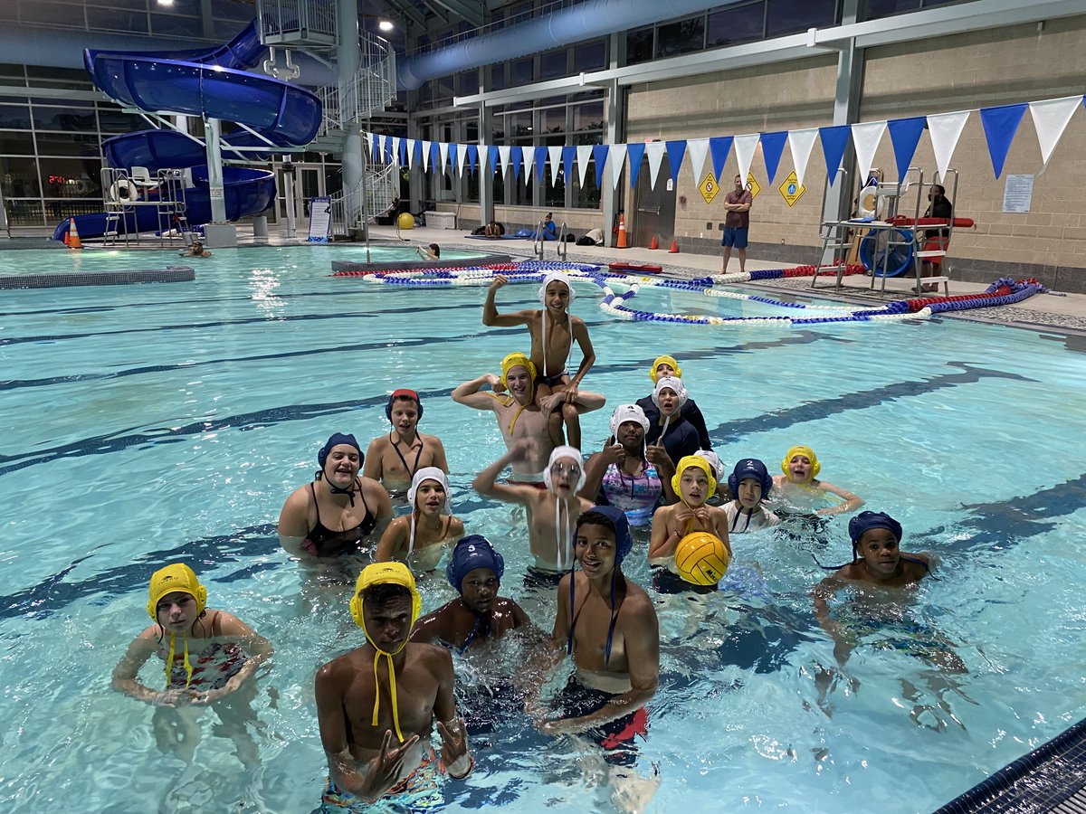 USAWP's tweet photo. From the latest #SkipShot magazine, writer Aimee Berg profiles the DC Panthers. The club has introduced #waterpolo to boys & girls ages 9-15, from lower-income communities by partnering with the @DCDPR who provide pool space & lifeguards rent-free.
STORY: https://t.co/TjAfdUNBLa https://t.co/EOFD3JU5TK