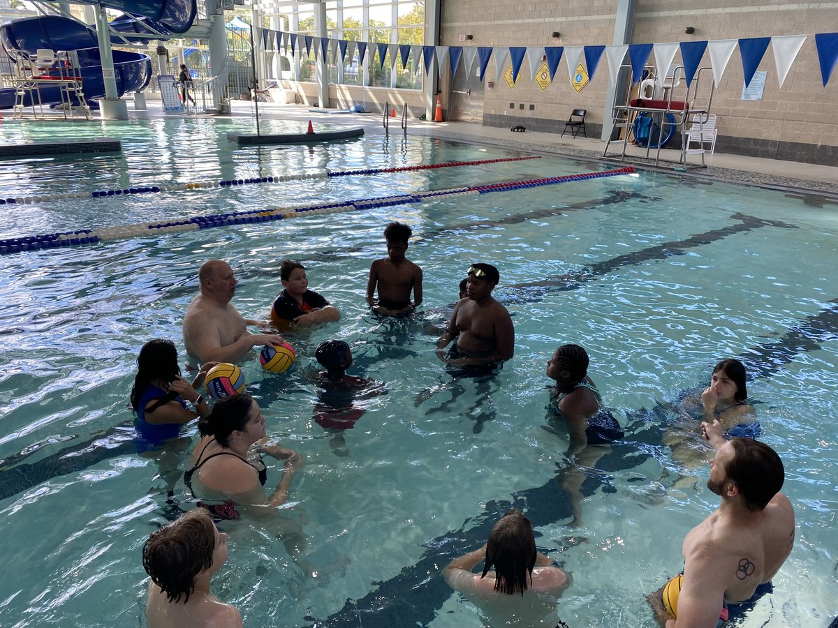 USAWP's tweet photo. From the latest #SkipShot magazine, writer Aimee Berg profiles the DC Panthers. The club has introduced #waterpolo to boys & girls ages 9-15, from lower-income communities by partnering with the @DCDPR who provide pool space & lifeguards rent-free.
STORY: https://t.co/TjAfdUNBLa https://t.co/EOFD3JU5TK