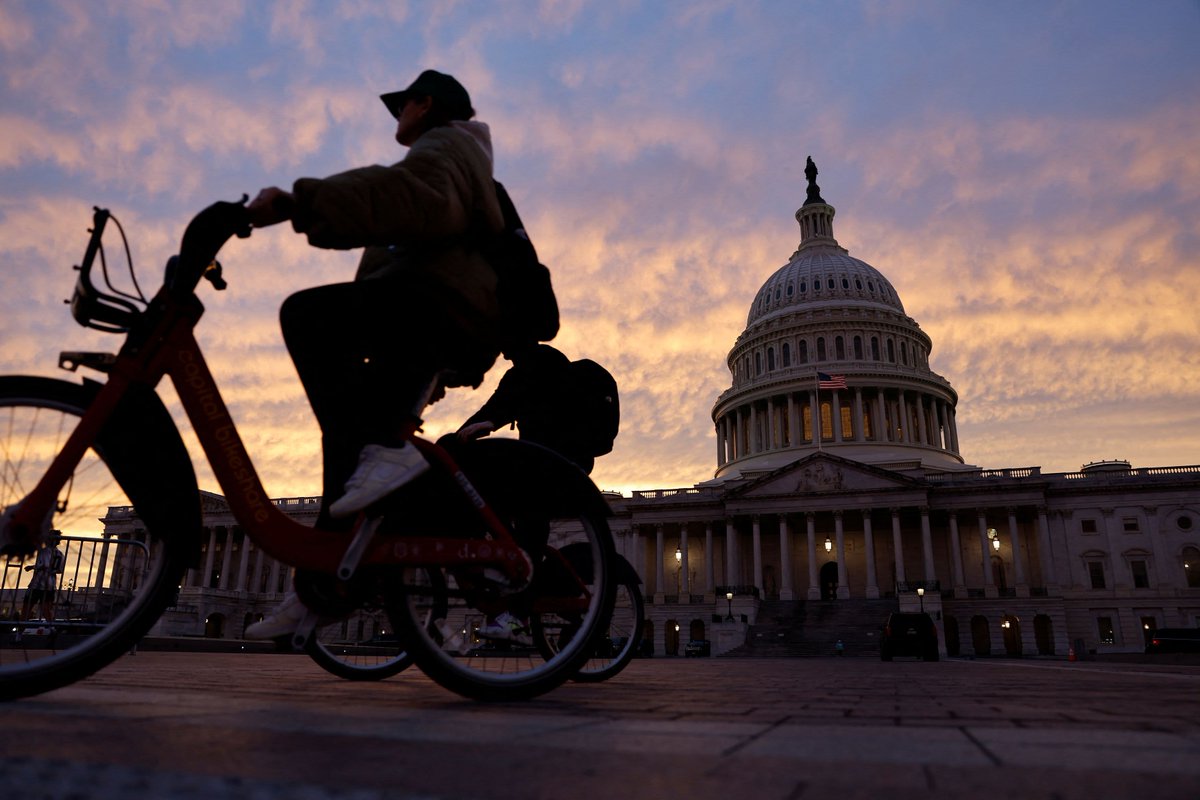 “Rather than reduce emissions, or face the risks they cause, the fossil fuel industry is trying to break and remake traditional risk reporting to selectively remove reporting of climate-related risks.” - <a href="/SenWhitehouse/">Sheldon Whitehouse</a> on oil-funded anti-ESG attacks.
ow.ly/riNZ104rhr2