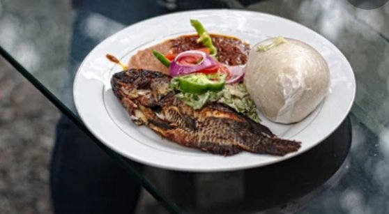 KarlyKheyly's tweet image. It has become difficult to get food in Nungua due to the increment in food prices and due to this, some people depend more on a local meal in Ghana known as Banku with pepper and fish. @TDzineku @kodwoboateng #mediacourse