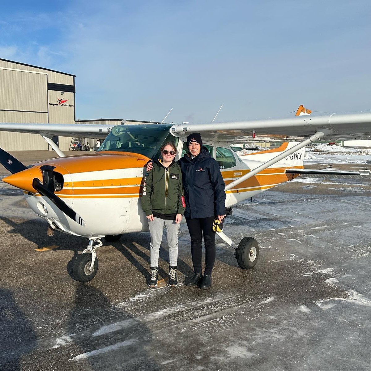 FlightAcademySA's tweet photo. Big congrats go out to Arabella! Our first grade 11 solo of the year #girlpilot #futureaerospaceengineer #gykx https://t.co/ZjffdQ4ULE
