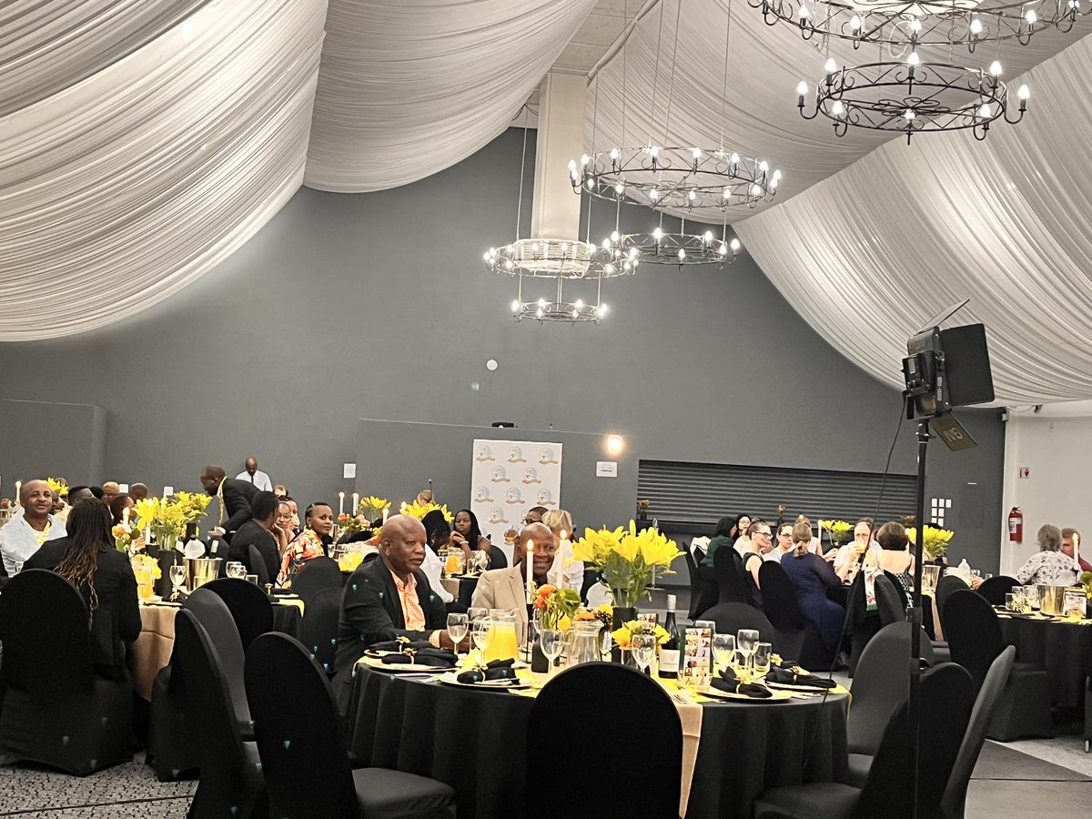 IdaRisenga's tweet photo. #SAAB2023 gala dinner 🌸 https://t.co/ZotHSoVjR4
