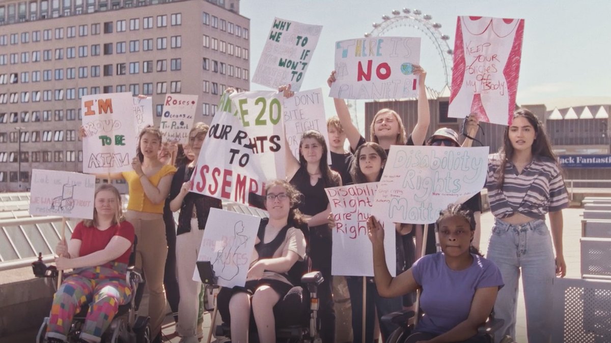 ONE WEEK LEFT: Watch the #FlyTheFlag22 film showcases young people's responses to the right to protest on @FuelTheatre Digital now (until 28 Feb): digital.fueltheatre.com/events/fly-the… @graeae @GraeaeJennyS @NationalTheatre @NTWtweets @NTSonline @TheMACBelfast