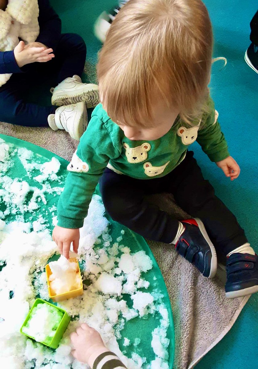 EvolutionChildC's tweet photo. Exploring the snow indoors and the different concepts, properties and effects was fascinating for the toddlers this week #indoor #outdoor #differences #opposites #snowday https://t.co/VDDvPIZBkY