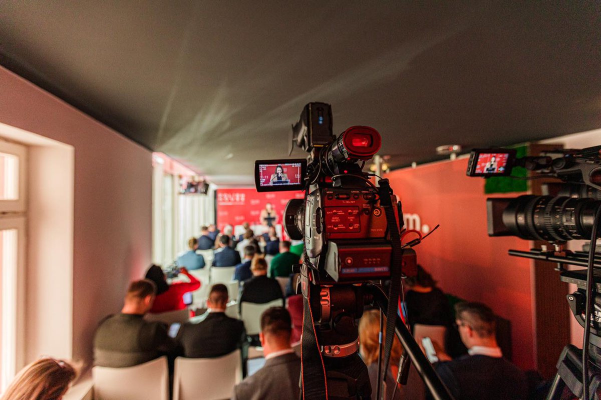 Polish House Davos tweet media