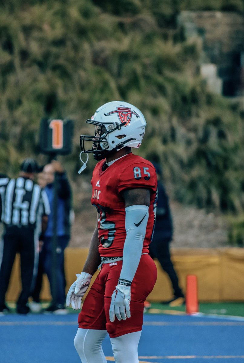 Suprem3___'s tweet photo. On this path to greatness I’ve run into countless roadblocks and gatekeepers, I’m still here.. Ain’t sh%t gone stop me from reaching the mountain top… God got me💯🙏🏾.. My recruitment remains 100% open. https://t.co/0Etnso8Mxz