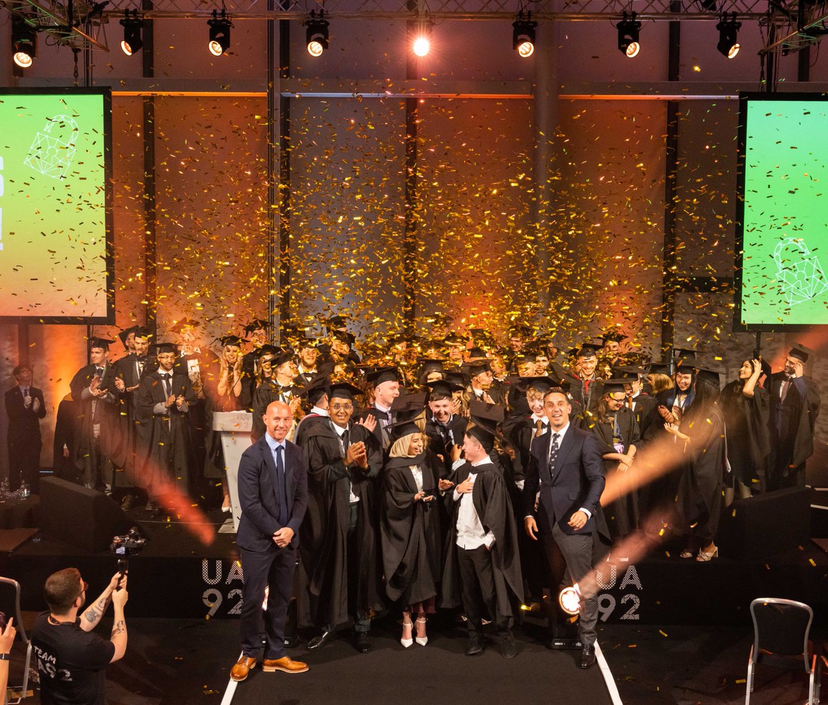 Less than a week to go until UCAS deadline day 😬

Make sure you apply to UA92 before 6:00pm on the 25th January and this could be you in 3 years 🌟