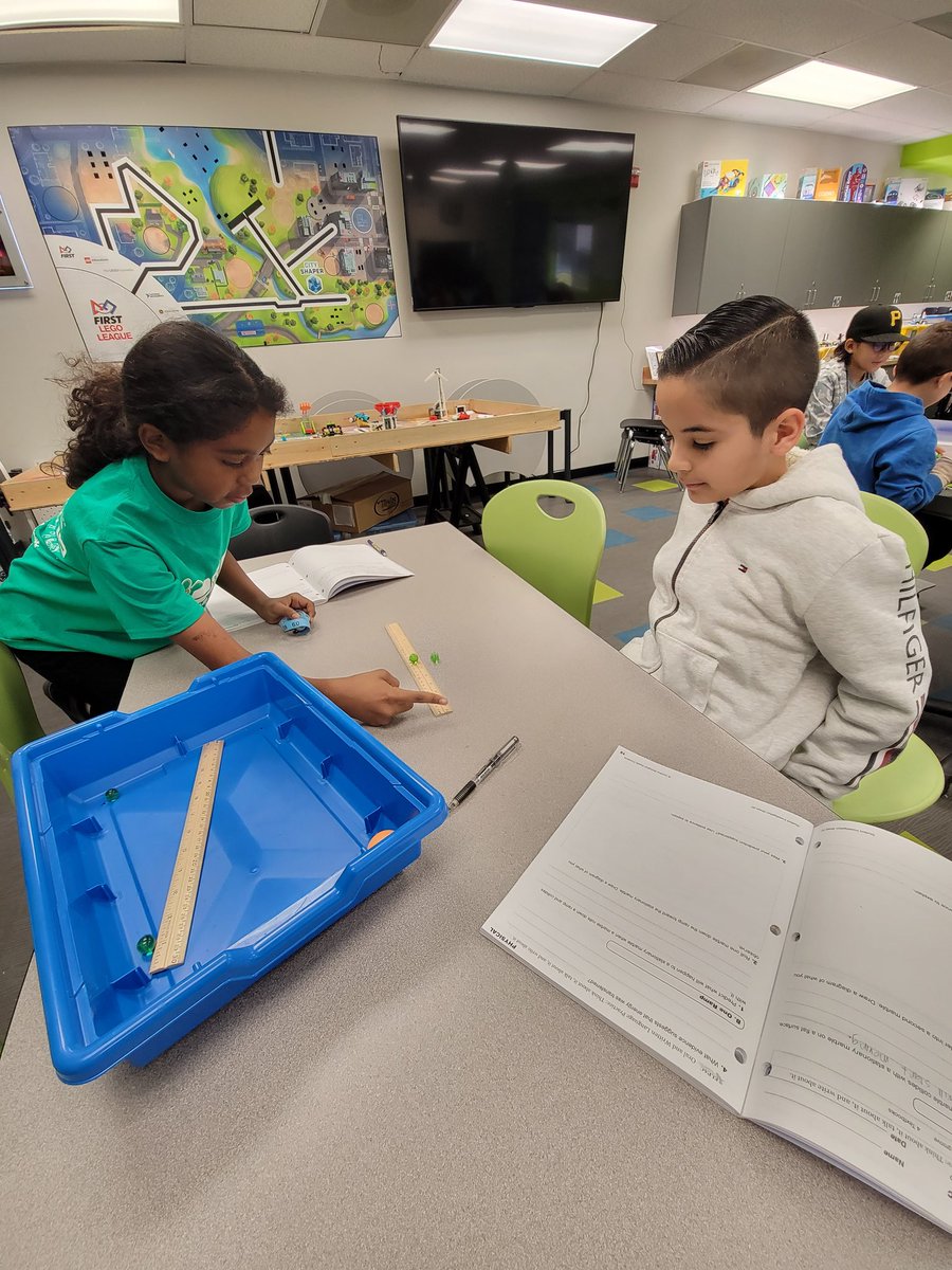 SweetScholars's tweet photo. These #SweetScholars are investigating potential (stored) and kinetic (motion) energy in our STEAM Lab today. #LearnByDoing #WeLikeToMoveItMoveIt @FalconsAvalon https://t.co/QIHa2zgj5R