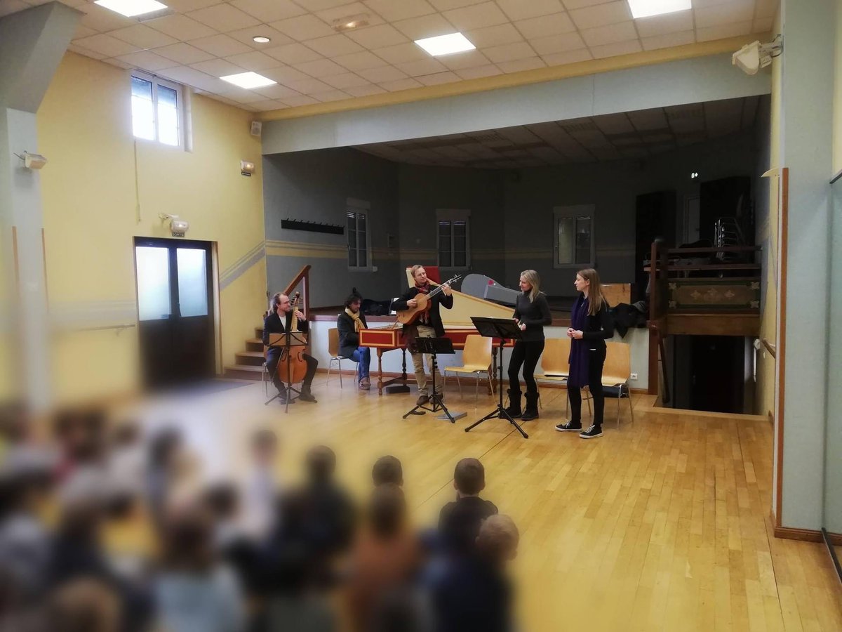 Enjoying ourselves here in #Strasbourg performing for AMIA Alsace. Workshops today in local schools and concert tomorrow. Check fairoriana.com for details! #earlymusic #longlivefairoriana #baroquemusic #tour