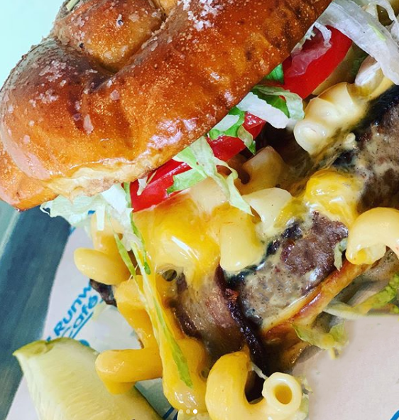 Indulge in our Pretzel Bun Mac &amp; Cheese Burger... you deserve it 🤤🍔

#JET #SFL #JETRUNWAYCAFE #brunch #breakfast #firstclass #aviation #jetrunwaycafe #jet #plane #takeoff #pilot  #tasty #foodie #nomnom #eeeeeats #local #macandcheese #burger #phaat