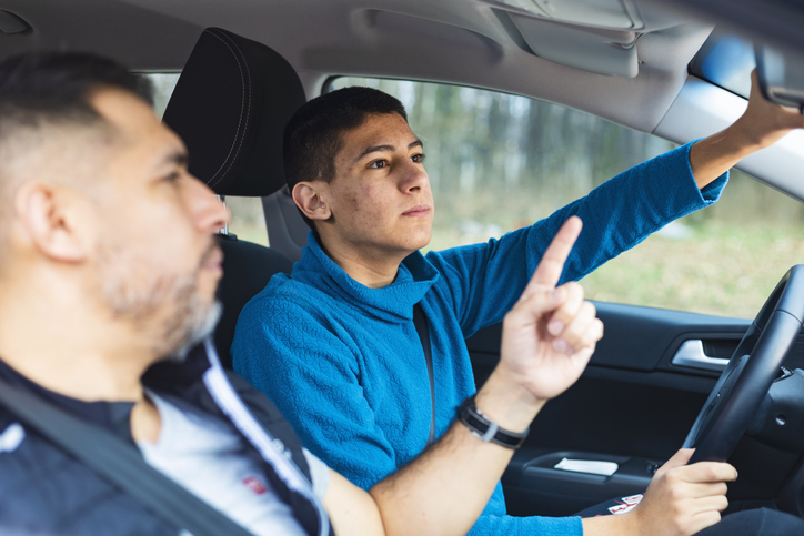 SFAgentJimB's tweet photo. During #TeenDrivingAwarenessMonth, remind your kids about curfew laws and the necessity of eliminating all distractions when they're driving. https://t.co/e7GCQ0JMvi