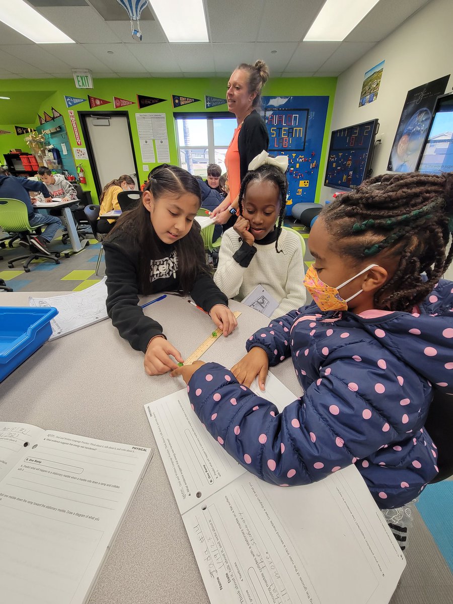 SweetScholars's tweet photo. These #SweetScholars are investigating potential (stored) and kinetic (motion) energy in our STEAM Lab today. #LearnByDoing #WeLikeToMoveItMoveIt @FalconsAvalon https://t.co/QIHa2zgj5R