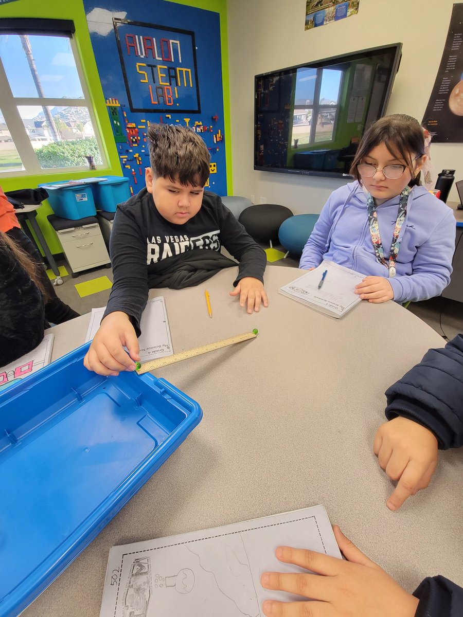 SweetScholars's tweet photo. These #SweetScholars are investigating potential (stored) and kinetic (motion) energy in our STEAM Lab today. #LearnByDoing #WeLikeToMoveItMoveIt @FalconsAvalon https://t.co/AAKK1S6YQg