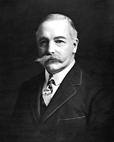 History Makers; Sir George White ✈️

In February 1910, Sir George White, his brother and his son formed the British &amp; Colonial Aeroplane Company and set up a production line in two bus sheds in Filton. 🚌

🧵1/4