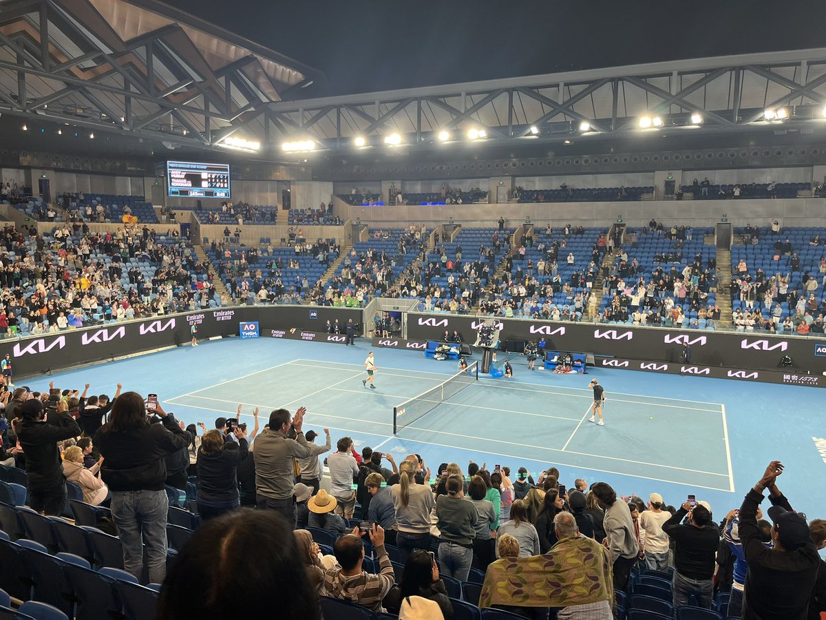 4:05am. Five hours and 45 minutes. Andy Murray defies belief.