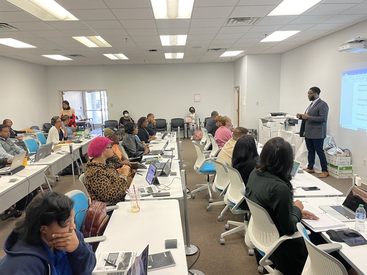 LSBDCSUBR's tweet photo. GET CERTIFIED DAY !

A ton of businesses showed up to help their businesses level up!! 

#Smallbusiness #SBA #LED https://t.co/BB854Wrf77
