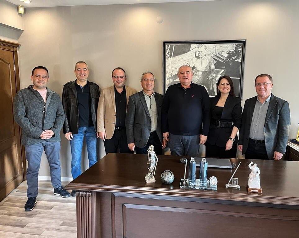 Kıymetli büyüğümüz Davut ÇETİN ‘nin Türkiyede ilk defa geçen yıl düzenlediğimiz  Uluslararası Sigortacılık Fuarı  ve Kongresine çok  destekleri olmuştu. 9-11 Mart tarihlerinde 2.sini düzenleyeceğimiz fuar ve kongre için görüş ve önerilerini almak için kendisini ziyaret ettik.