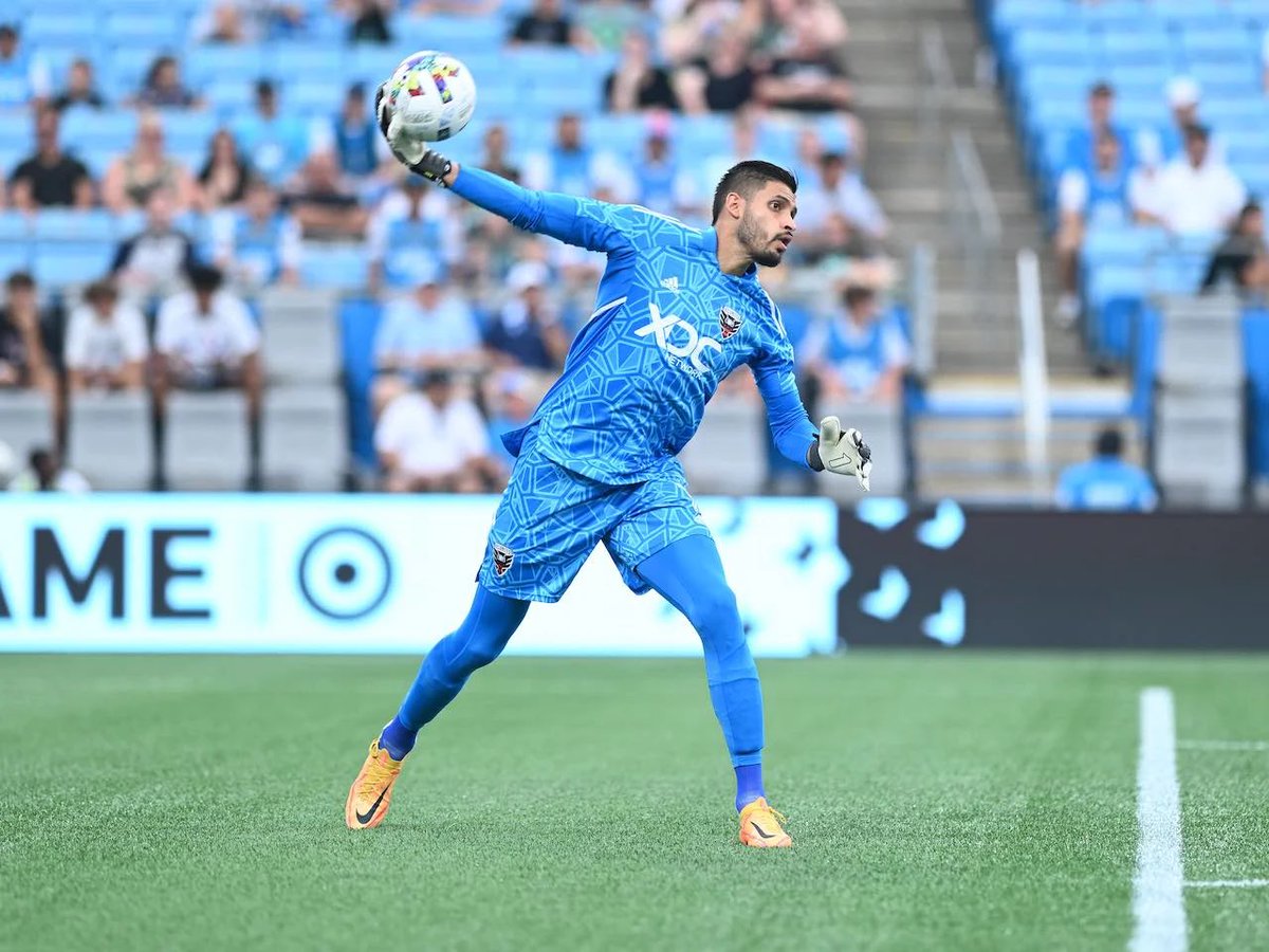 mlsitaly's tweet photo. Goalkeeper #RafaelRomo is leaving #DCUnited to join #UniversidadCatolica βπ»ππ§€
π The 32-year-old Venezuelan appeared in 15 #MLS matches in 2022.
π§€ #DCU now has #TylerMiller and #AlexBono at GK.
π° This is the third outgoing DC keeper recently, including #Hamid and #Ochoa. https://t.co/563FFniXl2