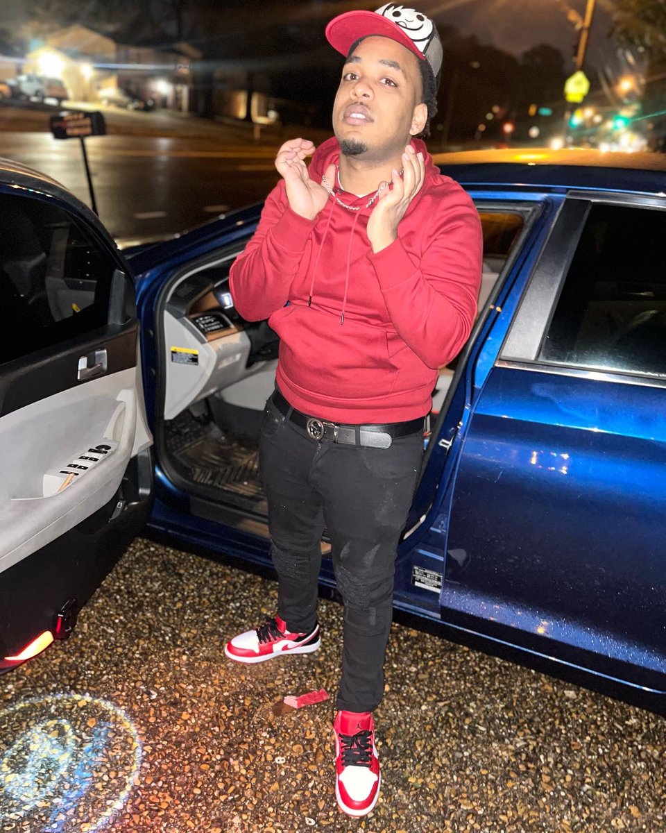 ScooterThaBest's tweet photo. UM VETERAN 🎖️@ DIS SH*T‼️ U N**gas 🫴🏾GO RESPECT ME!🗣️ 🗣️ ACCEPT  ME 🆗❌ 2023 U GOTTA SEE ME❗️🚫💯♨️ #SCOOTERTHABEST 
#SOLOLIVING💪🏾 
#MEMPHISFINESTENT 
#FIRSTPICOF2023💯 https://t.co/UpoKooqJLE