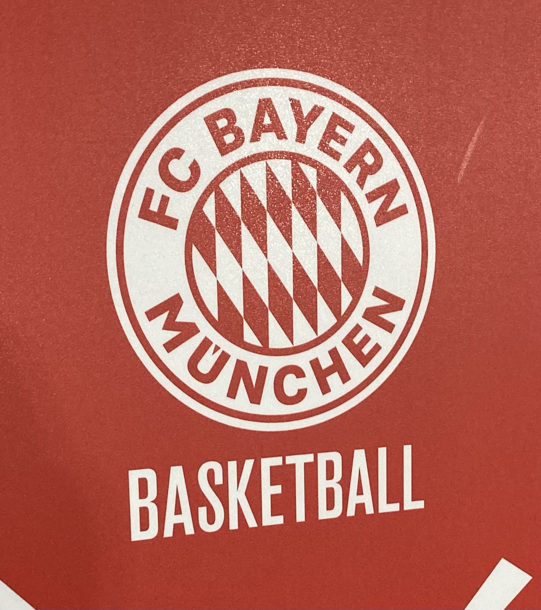 The #AdidasNGT Munich will be broadcast on the Twitch channel of <a href="/FCBBasketball/">FC Bayern Basketball</a> - not on YouTube #angt Here is the link twitch.tv/fcbayernbasket…