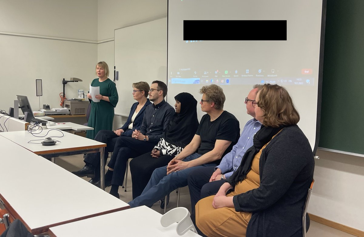 InnoLahio's tweet photo. Tunnelmia hankkeemme loppuseminaarista. Paikalla oli mukavan runsaasti yleisöä sekä Zoomin välityksellä että paikan päällä ja saimme aikaan hienoa keskustelua esitysten lisäksi. Kiitos myös @VaasaVasa ja @voasvaasa esiintymisistä ja tietoiskuista! Tästähän se työ vasta alkaa. 🌱 https://t.co/0qNjvi6xiC