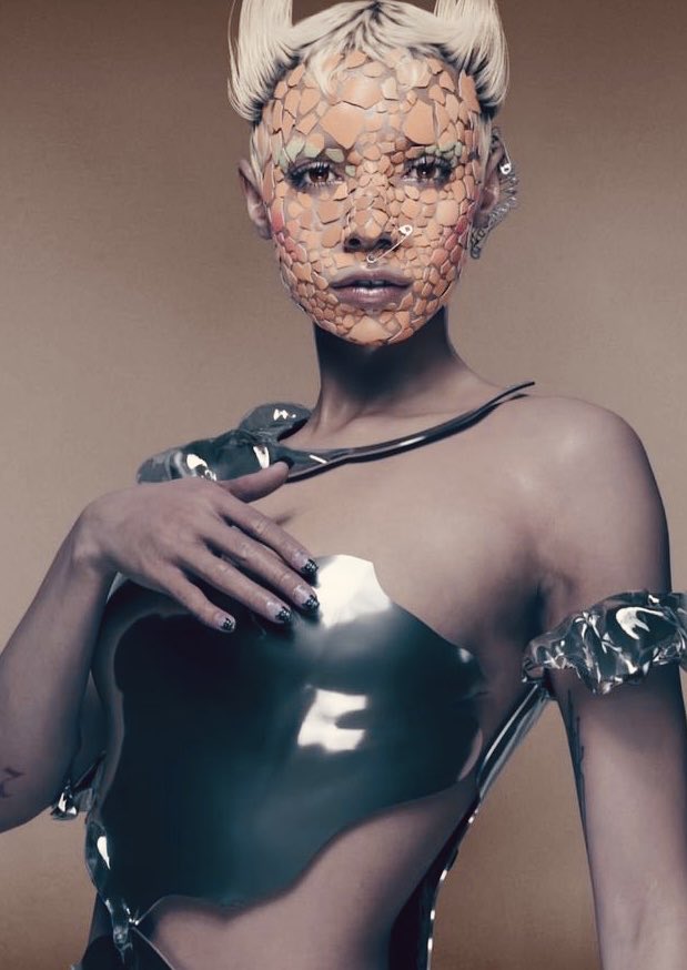 zbelle_z's tweet photo. #ikon1 #NFT #NickKnight #SHOWstudio #jazZelleZ
#jazZelleZanaughtti🤍💋 #uglyworldwide #metaverse #jazZelleXshowstudio #nfts https://t.co/r1gTBOyEvf