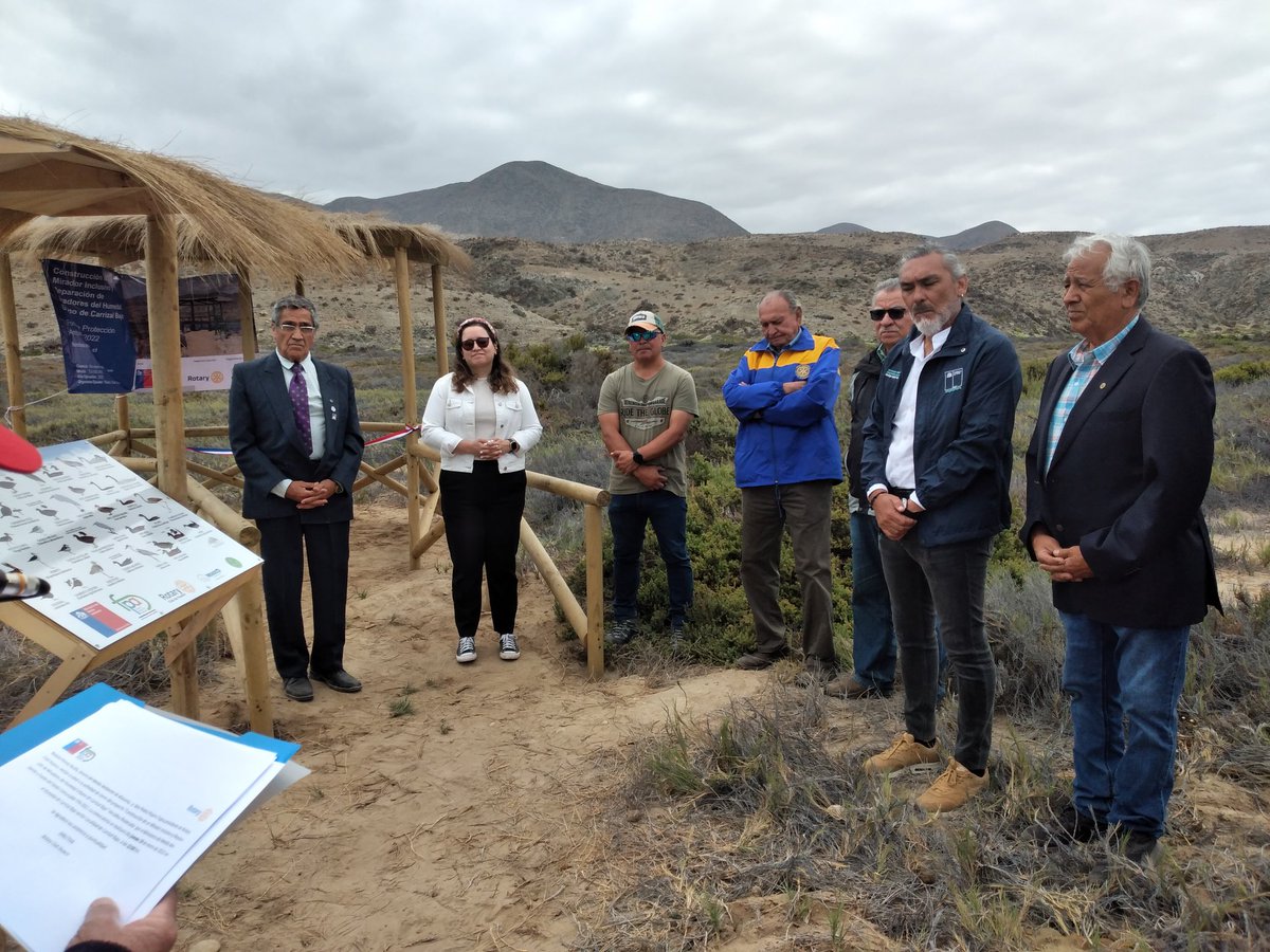 MMAAtacama's tweet photo. SEREMI @MMAAtacama @nata_penroz junto al   @DPPHuasco    , Rodrigo Loyola encabezaron Ceremonia de cierre de proyecto FPA 2022 denominada “Construcción de un mirador y reparación de miradores del humedal urbano de Carrizal Bajo” Comuna de Huasco. https://t.co/gAr7YAvj99