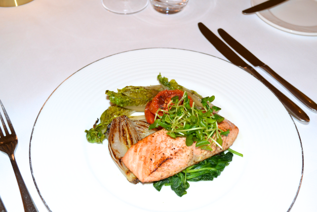 PhyllisCourt's tweet photo. Introducing our Dish of the Week- Salmon Delice🍴 yummy! Enjoy our new Thames Dining menu at your club.
#phylliscourt #dishoftheweek #dining #henleyonthames #foodie #delish https://t.co/FqWHOTWPIi