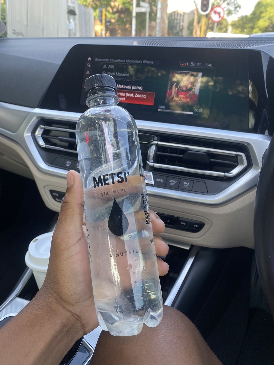 Fhulu_inc's tweet photo. Re Rekisa Metsi’ 📦

A Monate’ 💧💧💧

P.S. Thank you to everyone that supported Metsi throughout the festive season 🙏🏽❤️ https://t.co/yXttD5Ez90