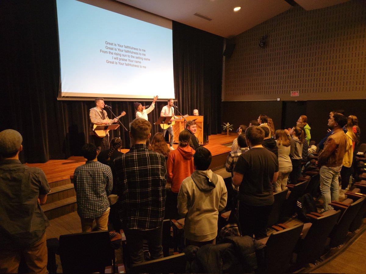 wandersontweets's tweet photo. So good to have members of the worship team leadership at @ccclife blessing the @dcwpa at @JudsonU for our majors meeting! Yes, so good! https://t.co/UgpJrYO5xI