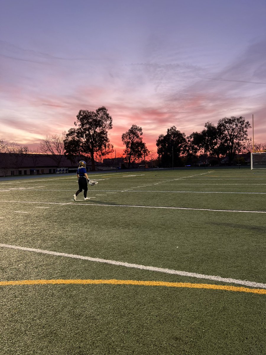 SMCHSGLax's tweet photo. Beautiful sunset at practice last night 🤩🌅 #GoEagles https://t.co/9dLZhaLXON