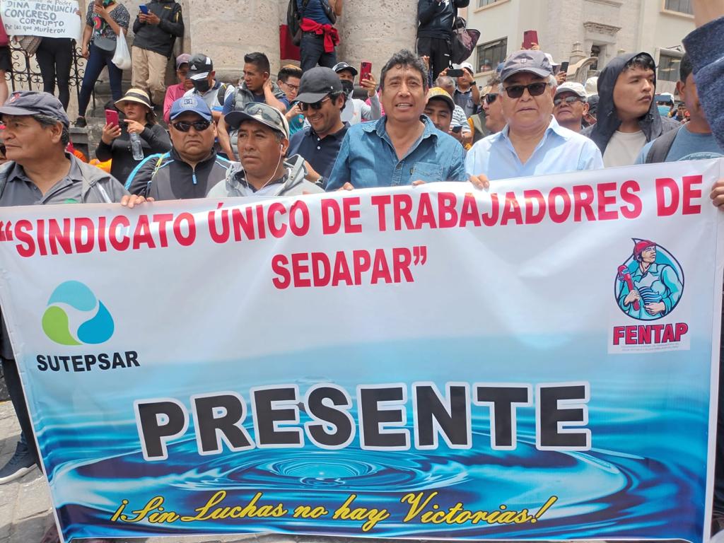 FENTAP4's tweet photo. Base Arequipa presente en el Paro Nacional Cívico y Popular.
#yomarcho19e #DinaRenunciaYa #ParoNacional #NiUnMuertoMás #Hoy #CGTP #noticiasperú #arequipaperu #surperu #Sindicatos #noticiasperú #Actualidad #peru https://t.co/T8mfXNVa9K