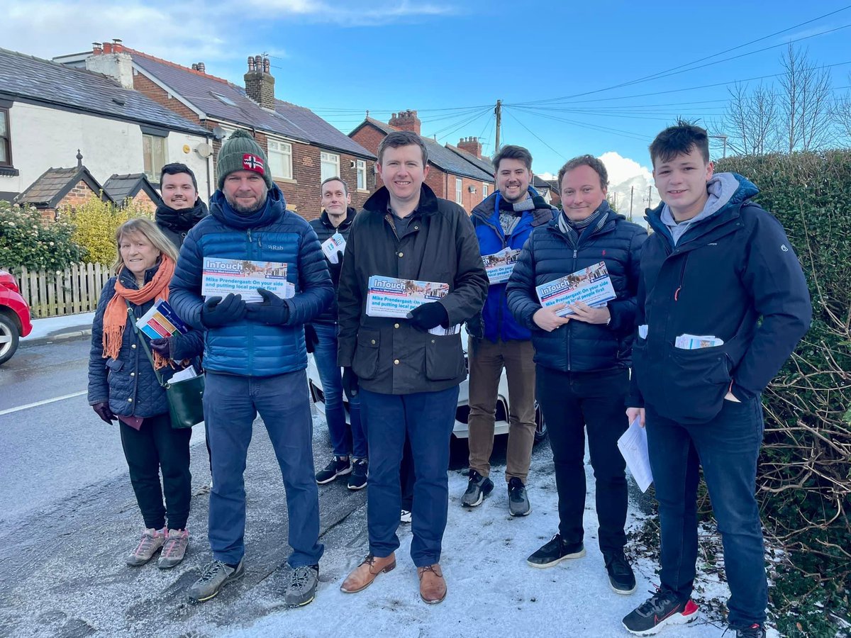 Out in #Aughton today with @JamesDalyMP speaking to local residents. 

Lots of support and positivity for our campaign to #SaveOurGreenSpaces and put #WestLancashire first!