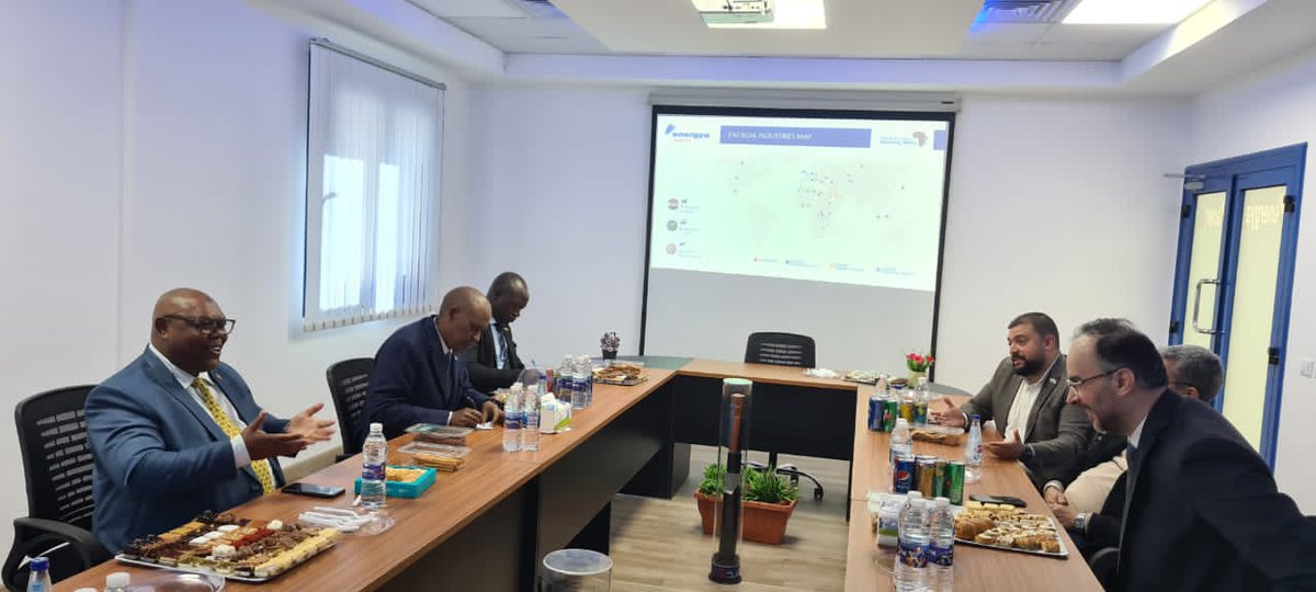 BurundiEgypt's tweet photo. Le 19/1, membres de l'Amb du Bdi en 🇪🇬 ont visité la société #energya industries ayant 3 #volets de domaine d'affaires.Volets: fabrication de tte sorte de câbles électriques et de communication, acier(fer à béton) et ciment. Capacité de production de 300.000 #Tones/an de cables https://t.co/kCJJgyUJ2d