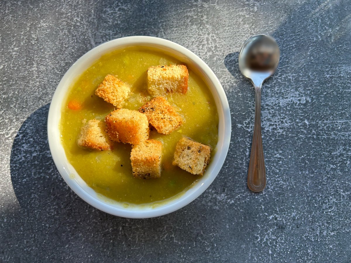 ridgemktplace's tweet image. Enjoying some Split Pea soup here today! 

#splitpea #soup #soupoftheday #soupspecial #cafeattheridge #kerrvilletx #hillcountryrestaurant