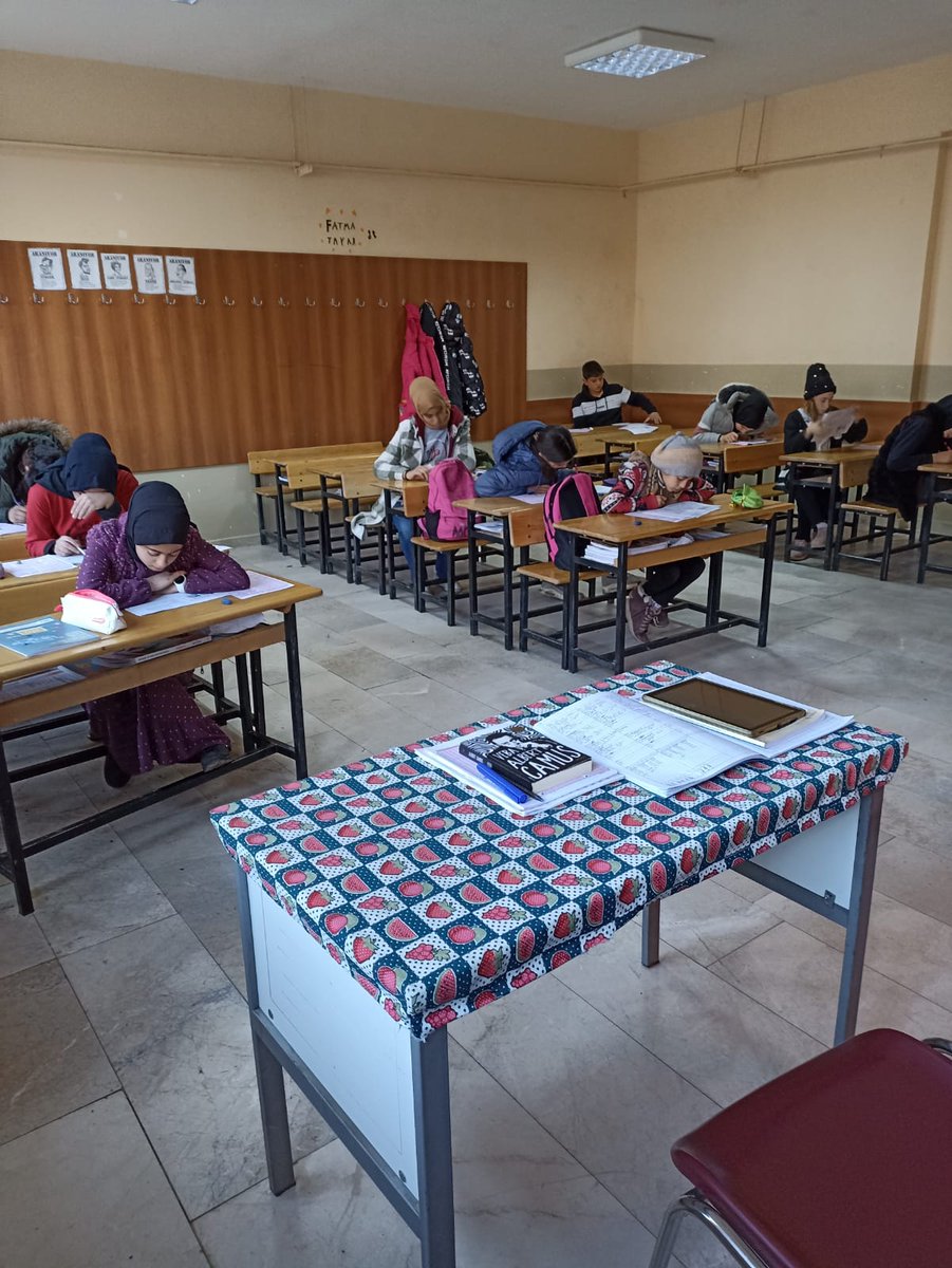 Sömestr tatili öncesi 8.sınıf öğrencilerimize LGS'ye yönelik deneme sınavı gerçekleştirdik📚