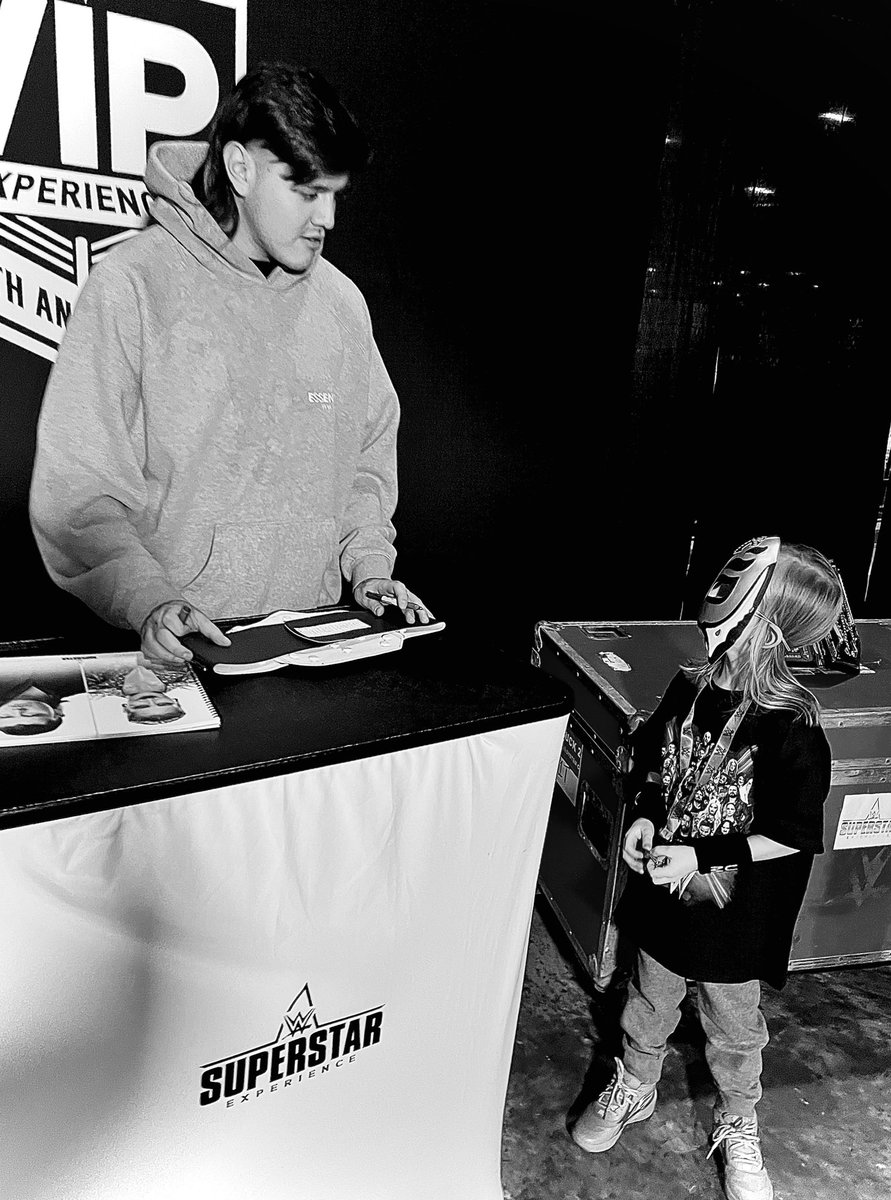 BillySmith's tweet photo. . #TBThursday Let’s just say, we had extra WWE Security in the VIP Room to make sure there were zero problems. VIP, Lil Rey was fearless TBH
#WWECorbin #VIPExperience @DomMysterio35 #TheYard #HesChanged https://t.co/0qXd6NaW4p